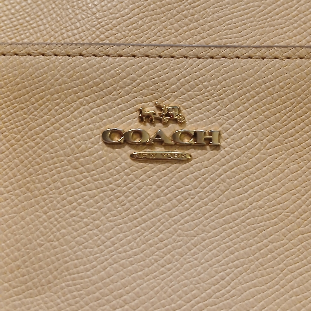 👜✨ Coach Pebbled Leather Crossbody Bag – Cream / Ivory ✨👜 - Picture 7 of 11